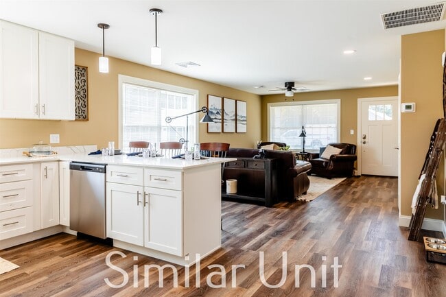 Foto del edificio - 12 Marco Ln