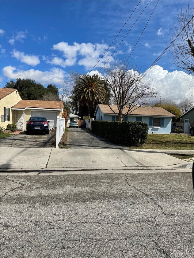 Primary Photo - 25060 Newhall Ave