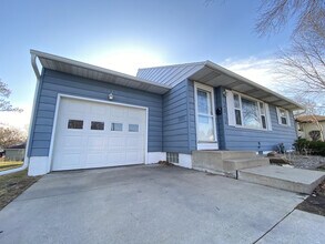 Building Photo - 2512 18th Ave NW