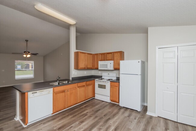 Foto del edificio - 1306 Alcazar St SE