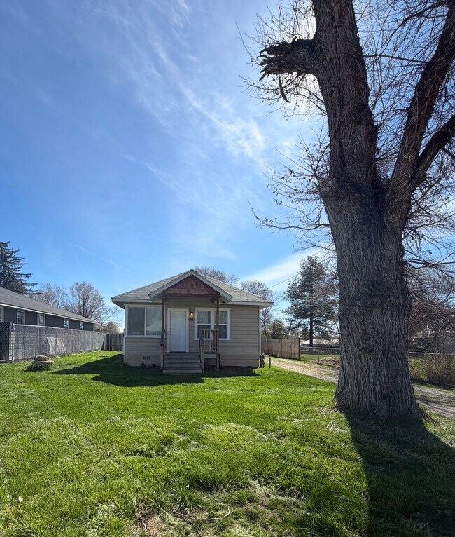 Building Photo - 3124 Sunset Ct