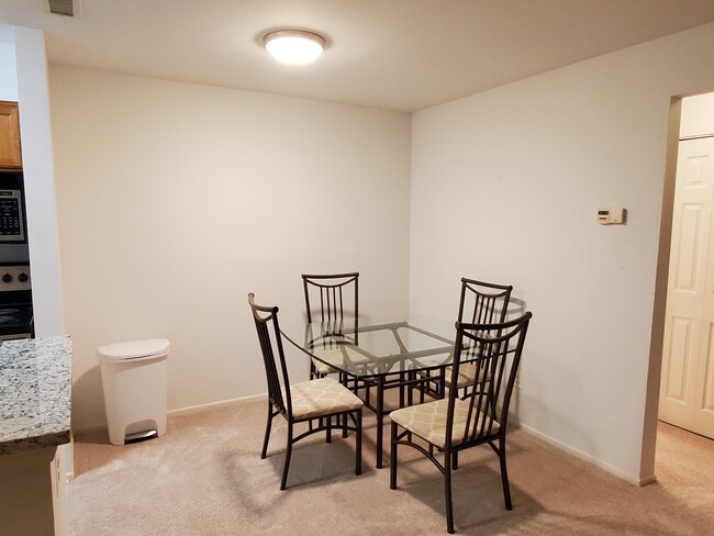 Foto del edificio - 1781 Jonathan Way Unit H