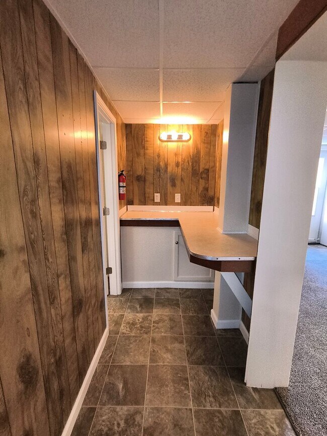 Building Photo - Completely Renovated 2 Bedroom in Downtown Council Bluffs