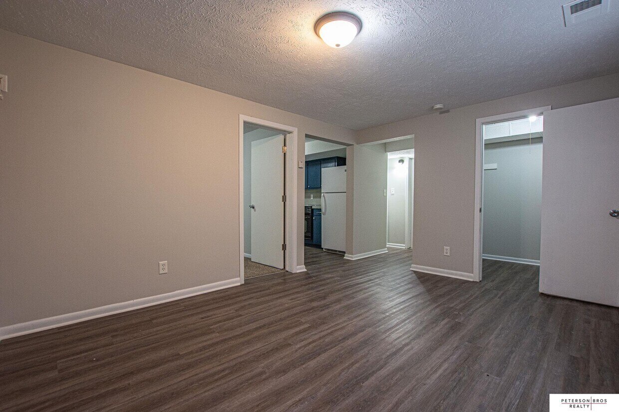 Primary Photo - 401 W 27th Ave