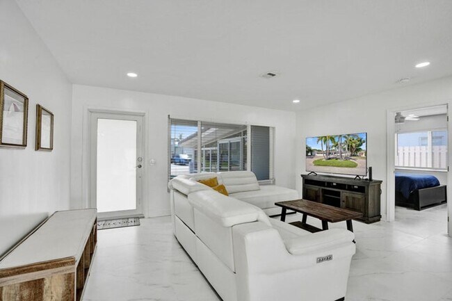 Foto del edificio - 1633 SE 5th Ct