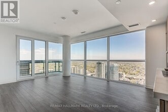 Building Photo - 39-4239 Roehampton Ave
