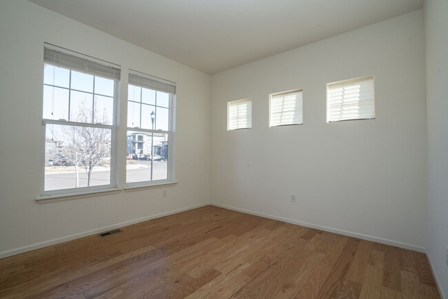 Building Photo - 1449 Rustic Dr