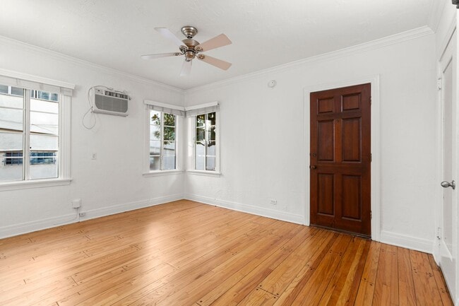 Interior Photo - JUDYREX