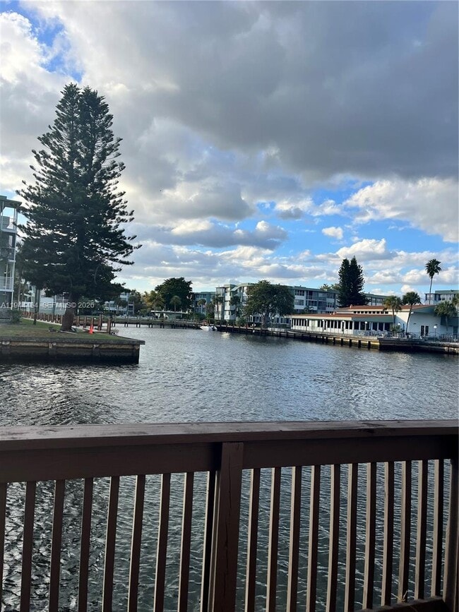 Building Photo - 2775 Taft St