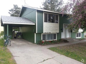Building Photo - 207 Lincoln St