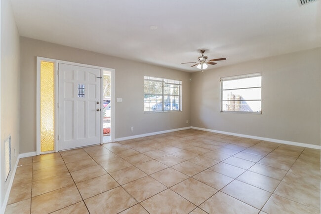 Building Photo - 1733 Ragland Ave