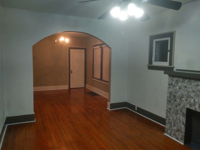 Foto del edificio - 5832 Heege Rd