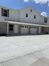 Building Photo - 512 Raymond St