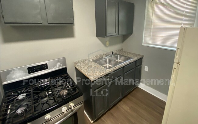 Foto del edificio - 3468 Bowen Ave