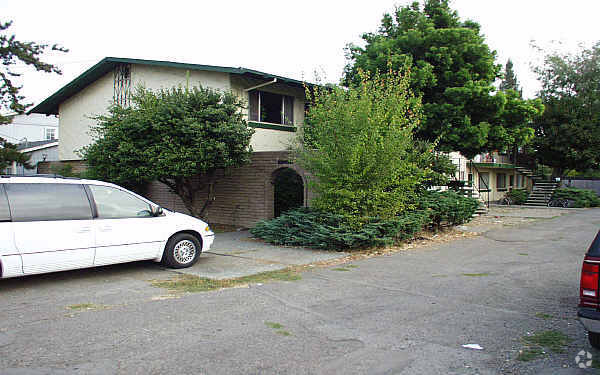 Foto del edificio - 6778 Yount St