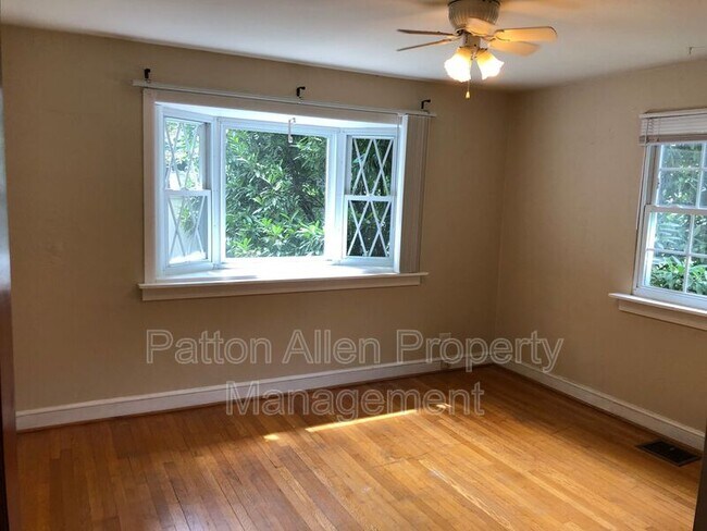 Foto del edificio - 2 Plymouth Cir