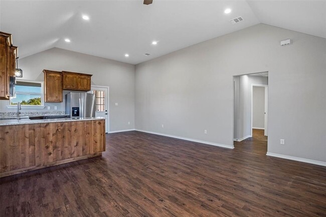 Building Photo - 2211 Hercules Dr