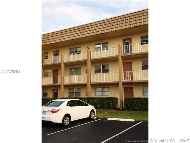 Foto principal - 8220 Sunrise Lakes Blvd
