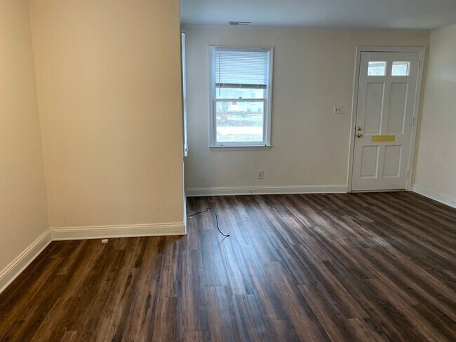 Foto del edificio - Charming 2 BR, 1 BA House AVAILABLE NOW