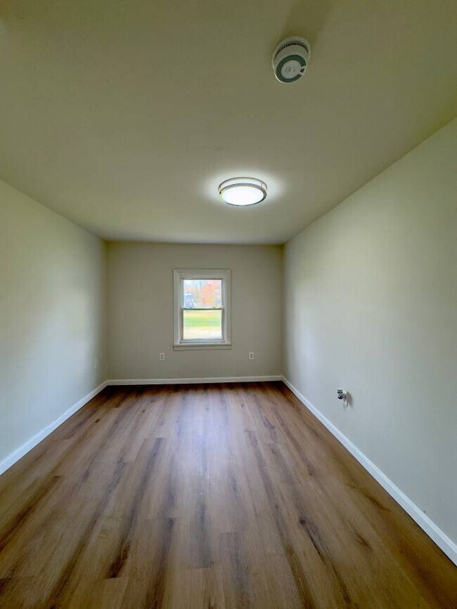 Foto del edificio - 815 Seneca Park Rd