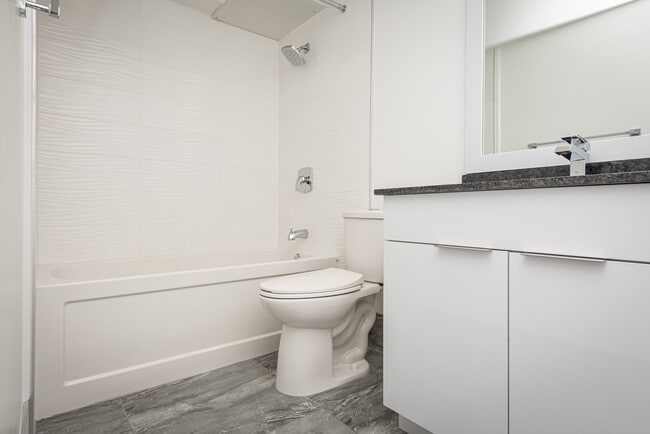 Building Photo - Oliver Tower