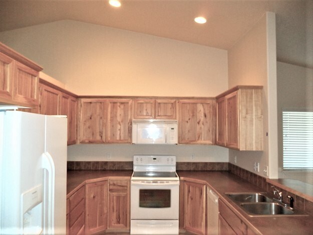 Foto del edificio - 544 N Locust Ave