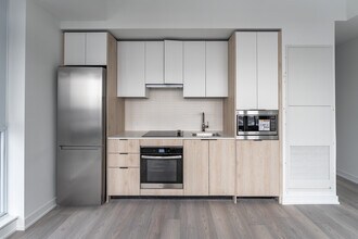 Building Photo - 1007 The Queensway