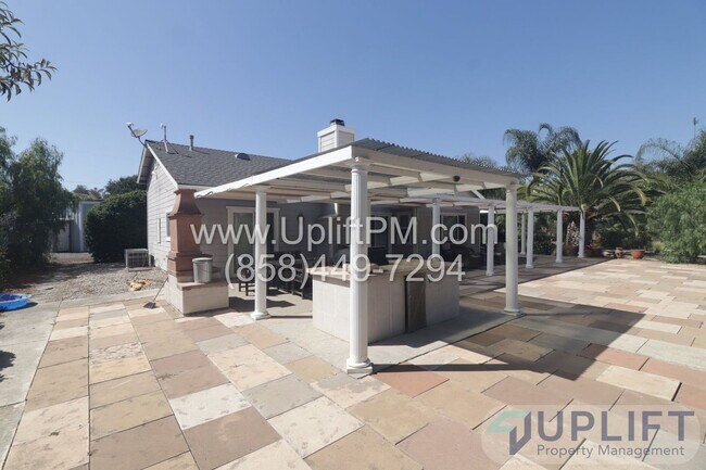 Building Photo - 22845 Vista Ramona Rd