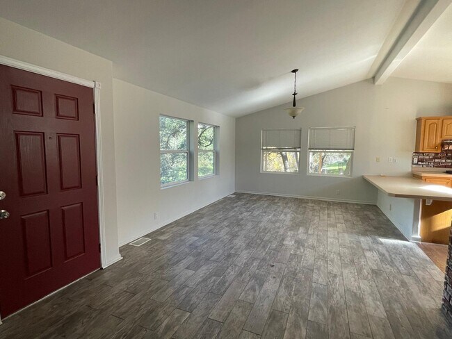 Foto del edificio - 148 Sherwood Dr