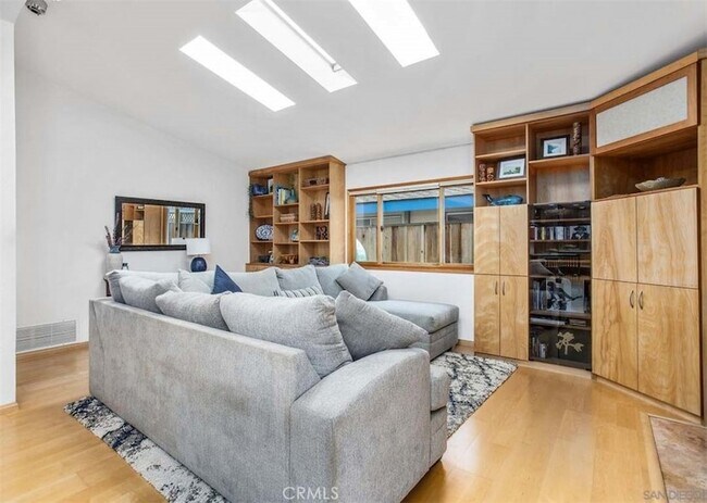 Foto del edificio - 4472 Mt Herbert Ave