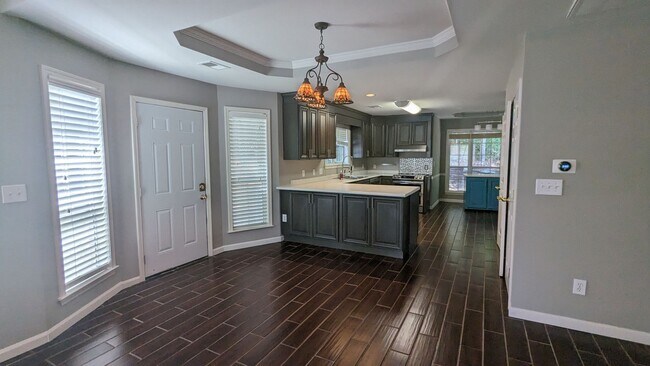 Building Photo - 2 Bed 2 Bath End Unit In Quiet Subdivision