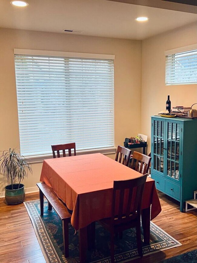 Building Photo - West Olympia Spacious Home in Woodbury Cro...