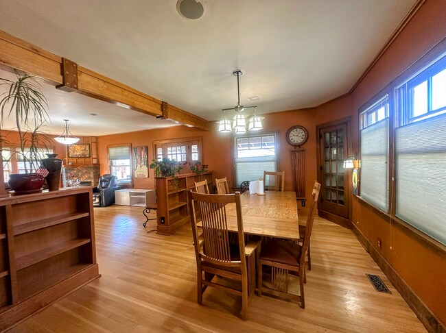 Foto del edificio - FURNISHED Short Term approved-Gorgeous 4 bed historic home in downtown GJ