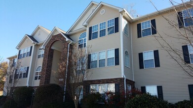 Building Photo - 1933 Salem Bluff Dr