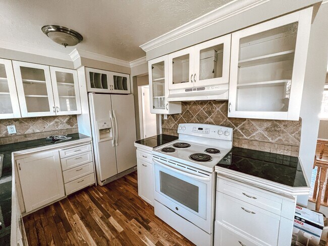 Foto del edificio - Update home ready for living!