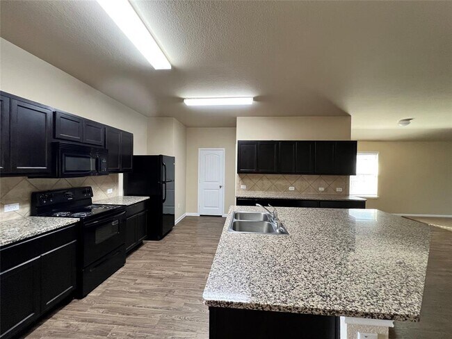 Building Photo - 13024 Kearns Dr