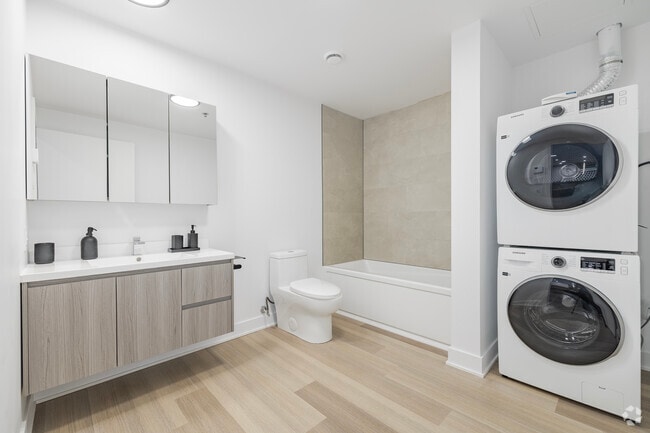 3 chambres, 2 salles de bain - 1155 pi² - Deuxième salle de bain - H1 Harmonie - 550 & 560 Delmar