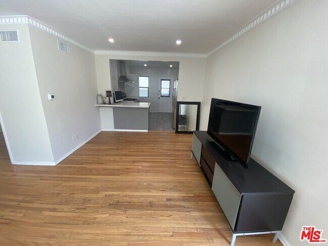 Foto del edificio - 1754 Glendon Ave