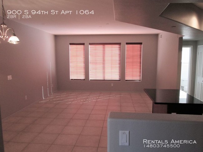 Building Photo - Cozy dual master bedroom condo in Chandler