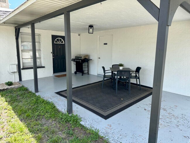 Foto del edificio - Bradenton Four Plex