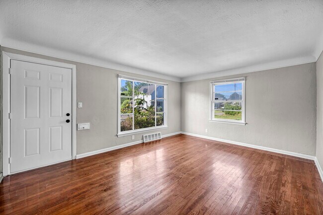Foto del edificio - 10401 Way Ave