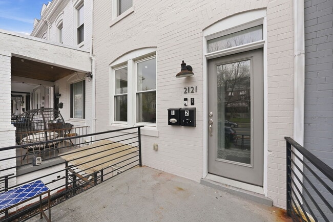 Building Photo - 2121 4th St NE