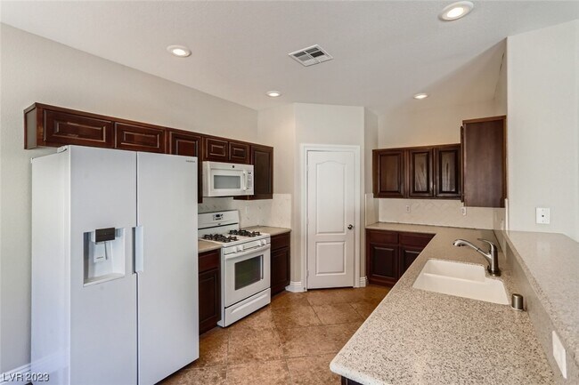 Foto del edificio - 5091 Moose Falls Dr