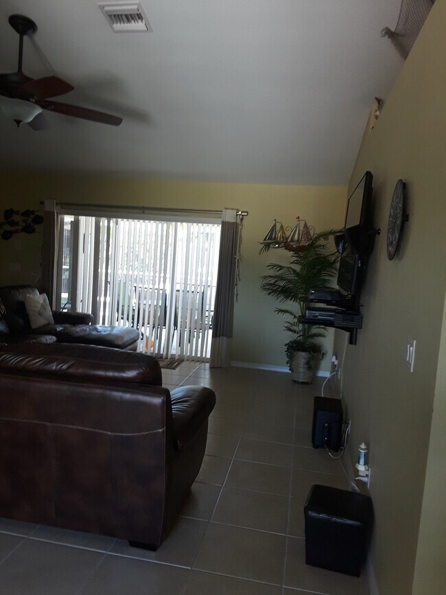 Foto del edificio - 1701 SE 14th St