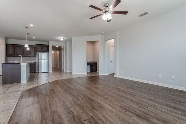 Building Photo - 2614 Lavender Ln