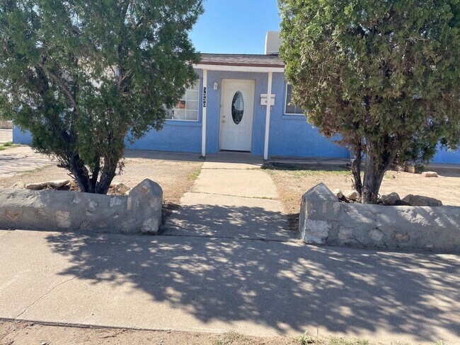 Foto del edificio - Charming, Newly Renovated Home in a Prime El Paso Location!