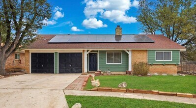 Building Photo - 4706 Esterbrook