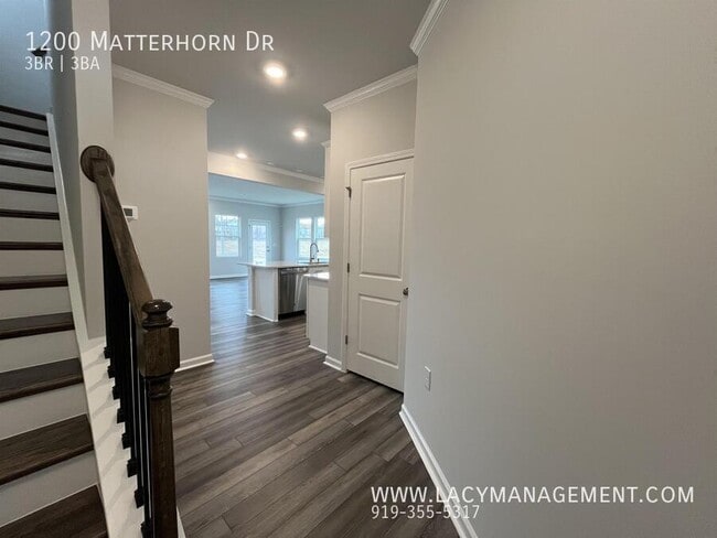 Building Photo - 1200 Matterhorn Dr