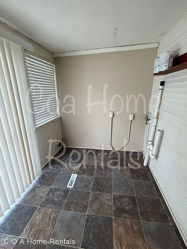 Building Photo - 2 br, 1 bath House - 2236 S. Washington
