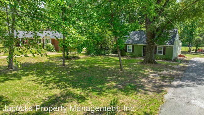 Building Photo - 4 br, 2.5 bath House - 1020 W Main